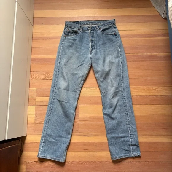 Vintage Levi’s 501 Light Wash Blue Jeans Made in Canada - Picture 3 of 13